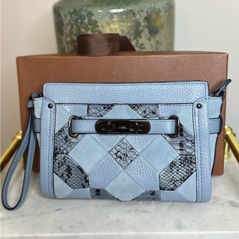 Coach Swagger crossbody/wristlet Blue Handbag NWT - Picture 2 of 6